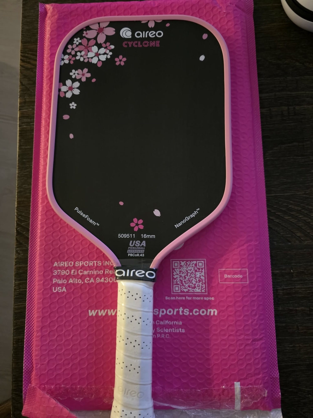 Aireo Cyclone Pink/Black Pickleball Paddle